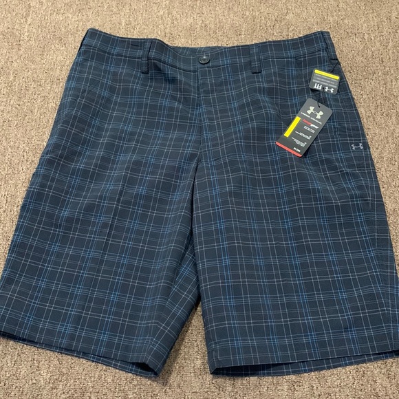Under Armour Other - Mens Underarmour shorts sz 36